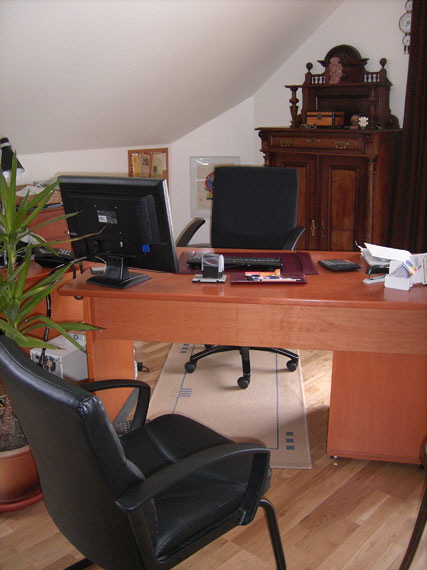 Schreibtisch